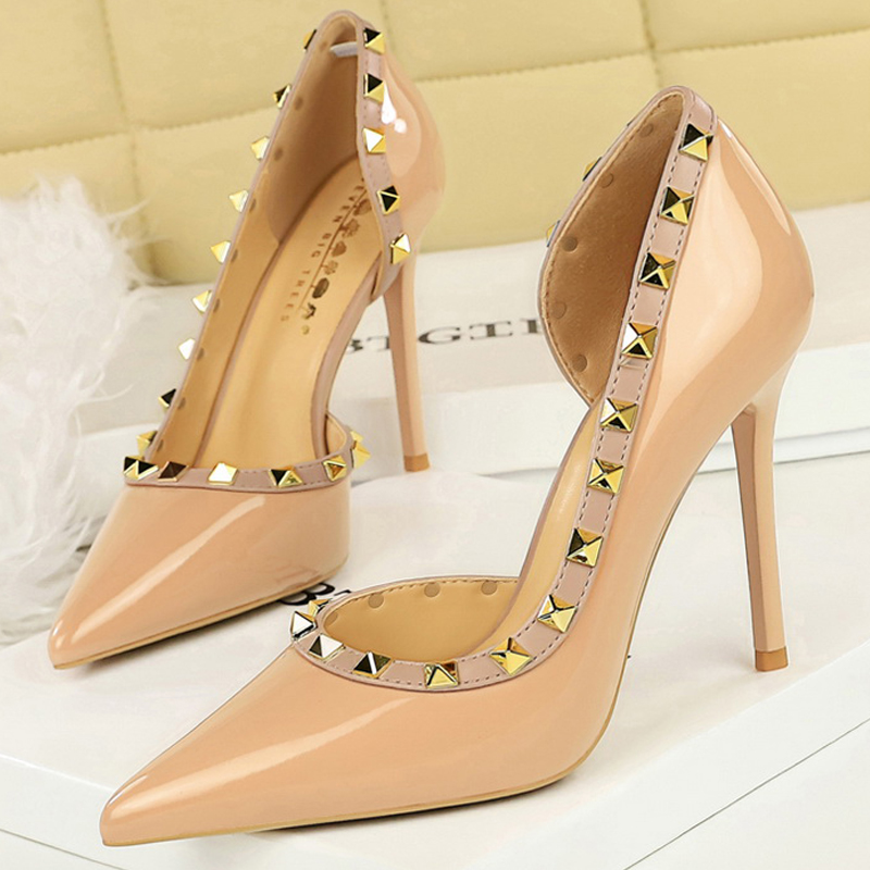 Shoe Tree - Seksi Kadınlar Pompaları Perçin Tasarımlı Yüksek